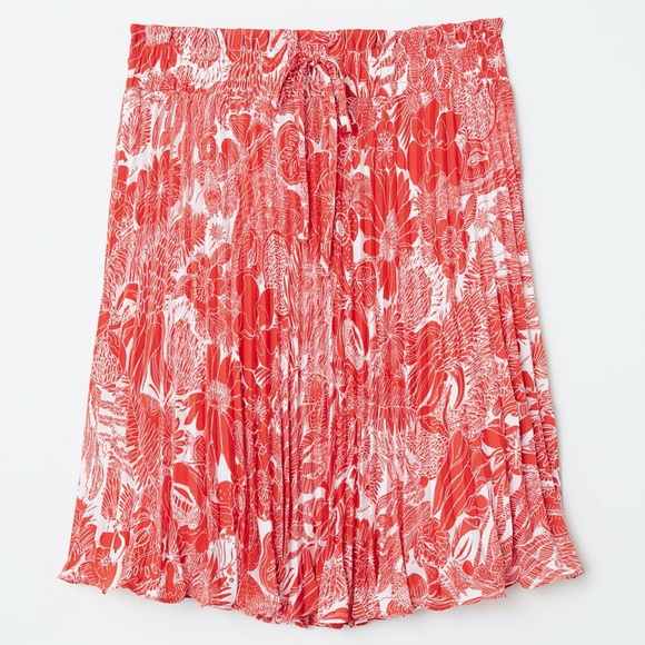 H&M Pleated Skirt in White Red Floral Print XS - Picture 1 of 3